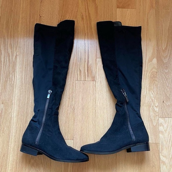 Knee height boots got from Aldo
Size: US 7.5 / UK 5 - Picture 2 of 9